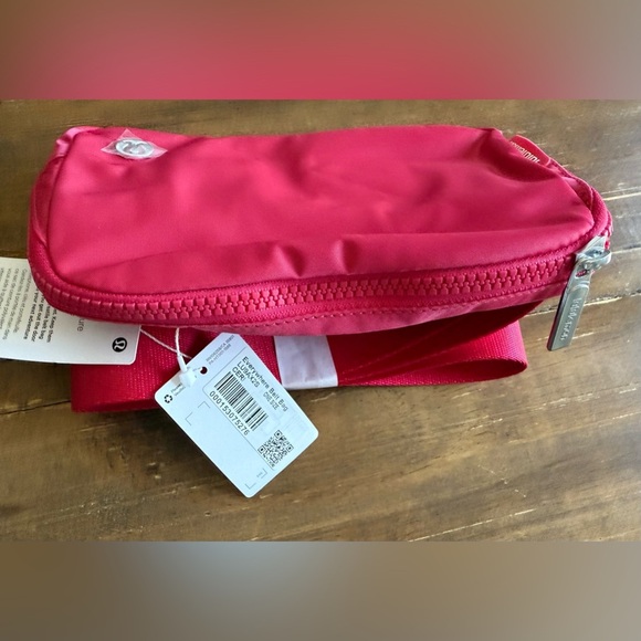 Lululemon Everywhere Belt Bag 1L Cherry Mist Fanny Pack Crossbody Designer New - Picture 14 of 16